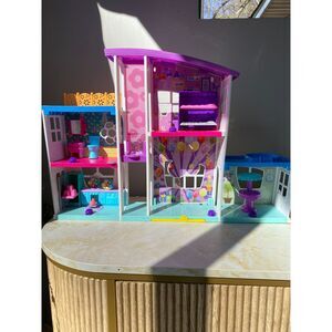 Polly Pocket Poppin' Party Pad Is a Transforming Playhouse,Multicolor, 24 Inch